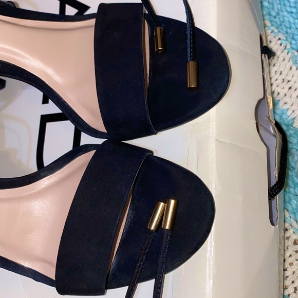 Open toe heels - Picture 4 of 8